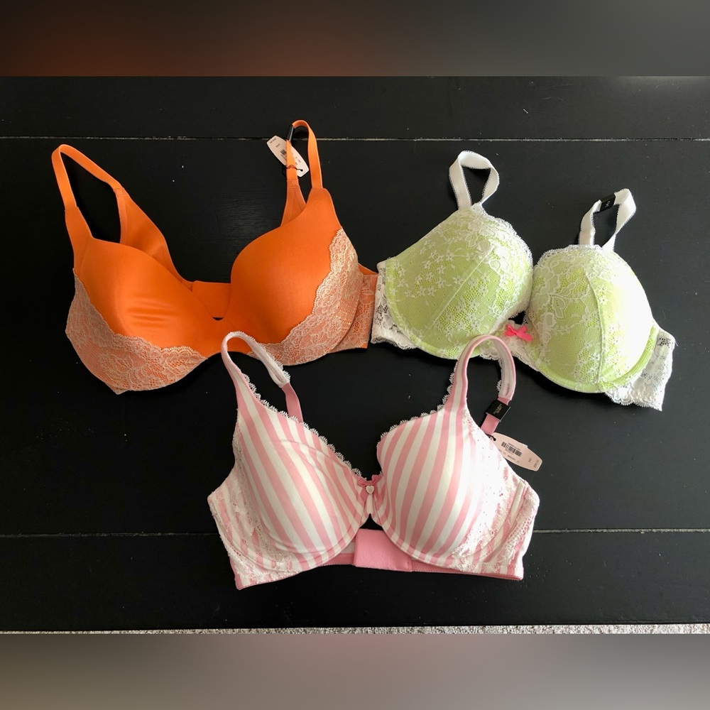 Victoria Secret Lot of 34D Bras